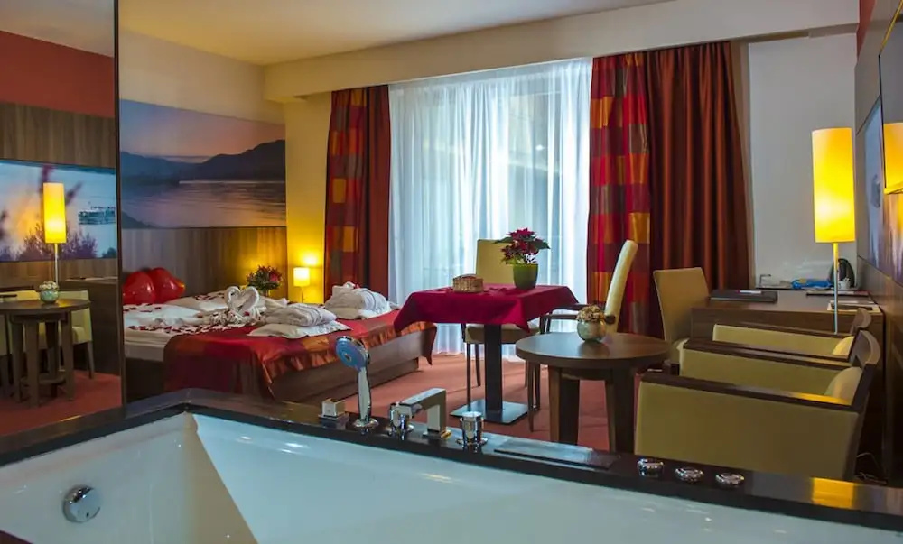 Royal Club Hotel