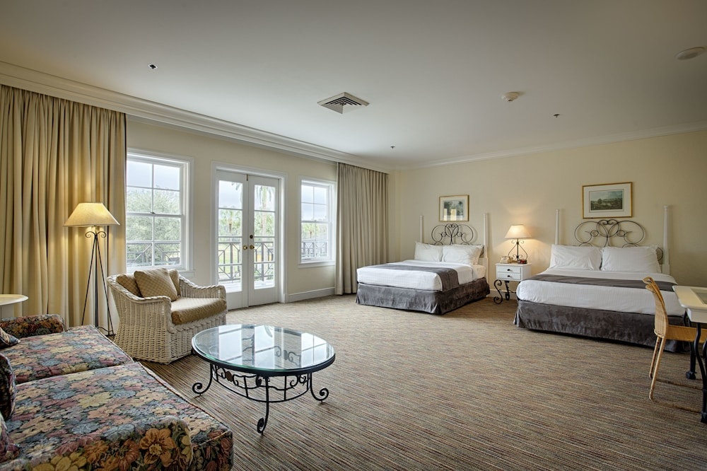 Tampa Palms Country Club