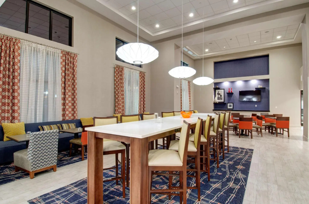 Hampton Inn & Suites Springfield Downtown