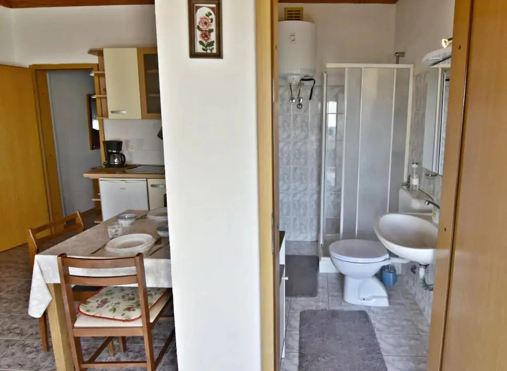 Shared Gardened Accommodation With bbq and sea View
