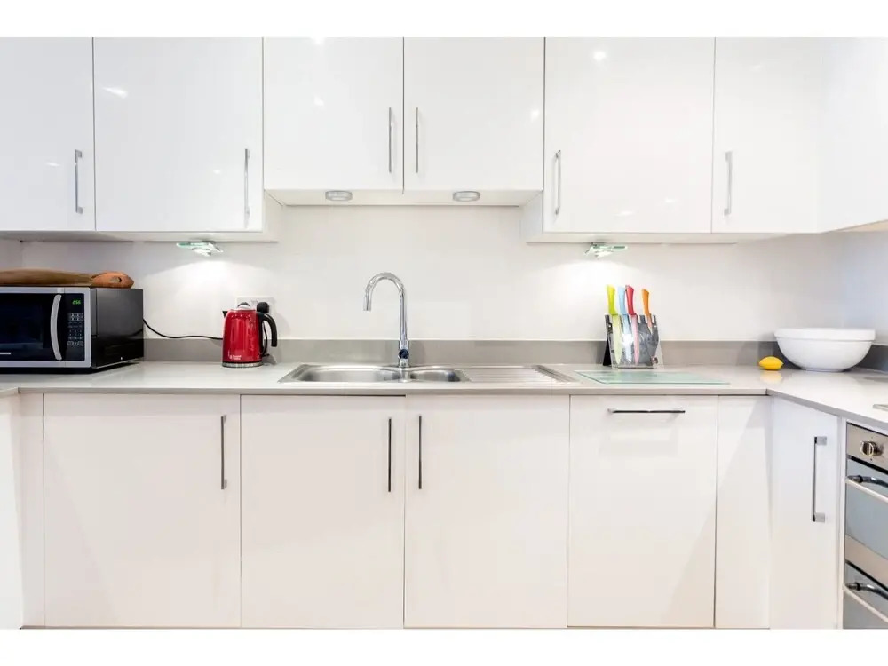 Bright, Spacious 2BR Central Cambridge Flat for 4