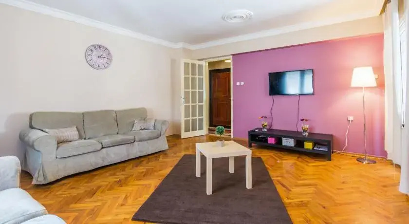 Ada House Bornova 1