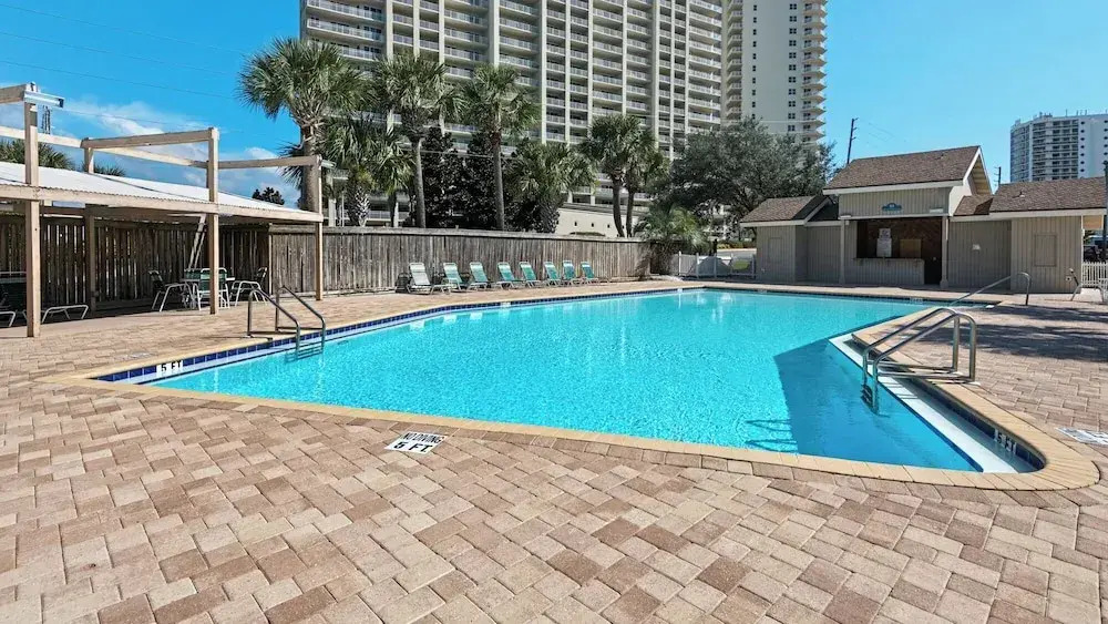 Sleeps 8 w/ Resort Pools, Tennis, Golf & Beach Access + Attraction Tickets!