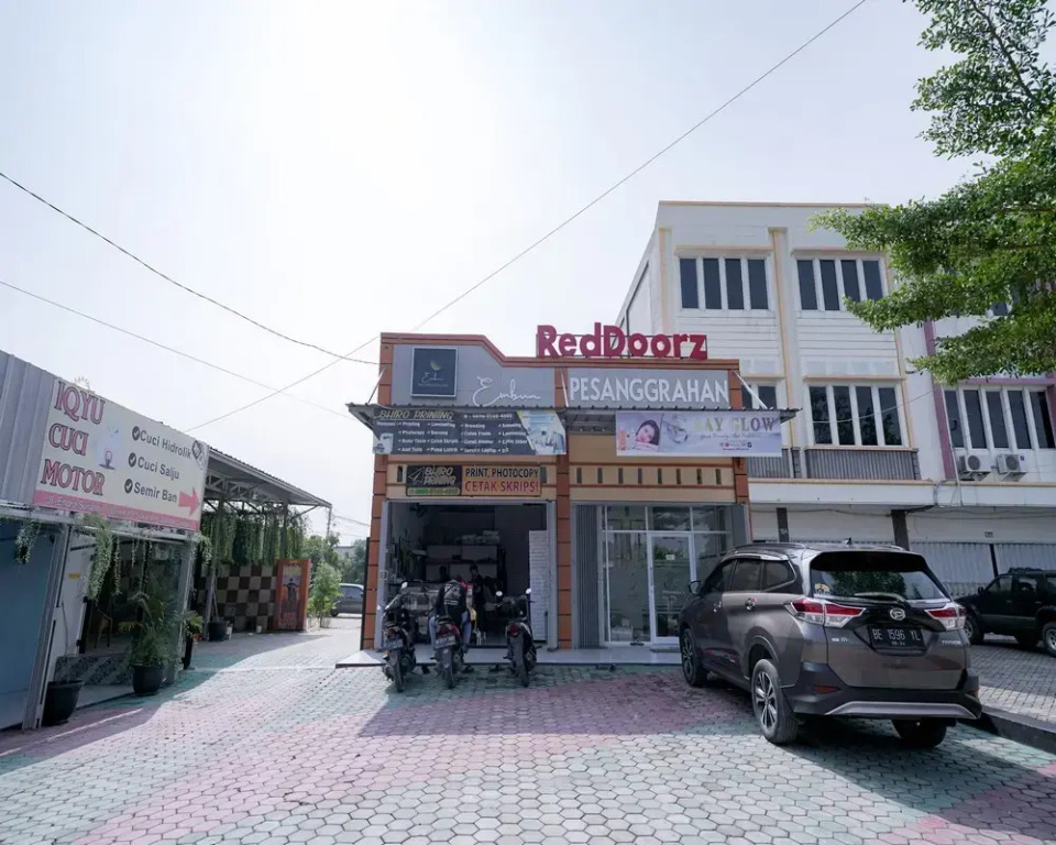 RedDoorz Syariah At Jalan Endro Suratmin Lampung