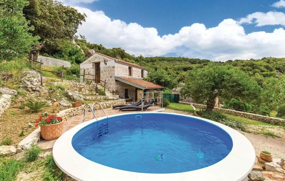 Amazing Home In Supetarska Draga
