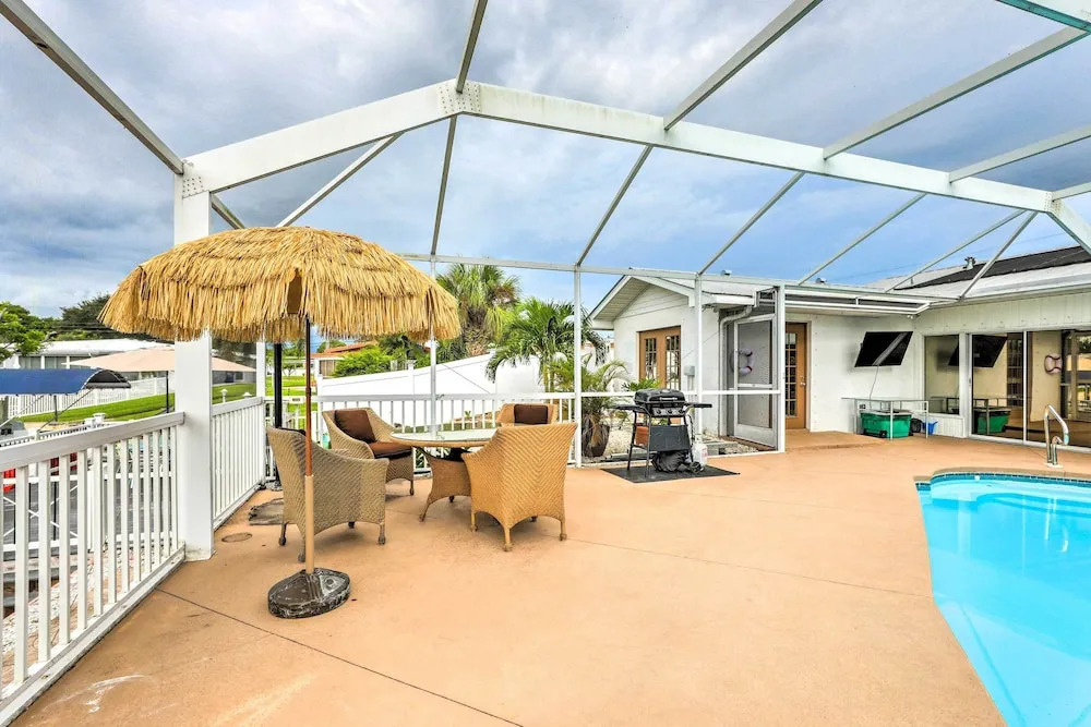 'ocean Breeze Oasis' w/ Boat Dock & Slip on Canal!