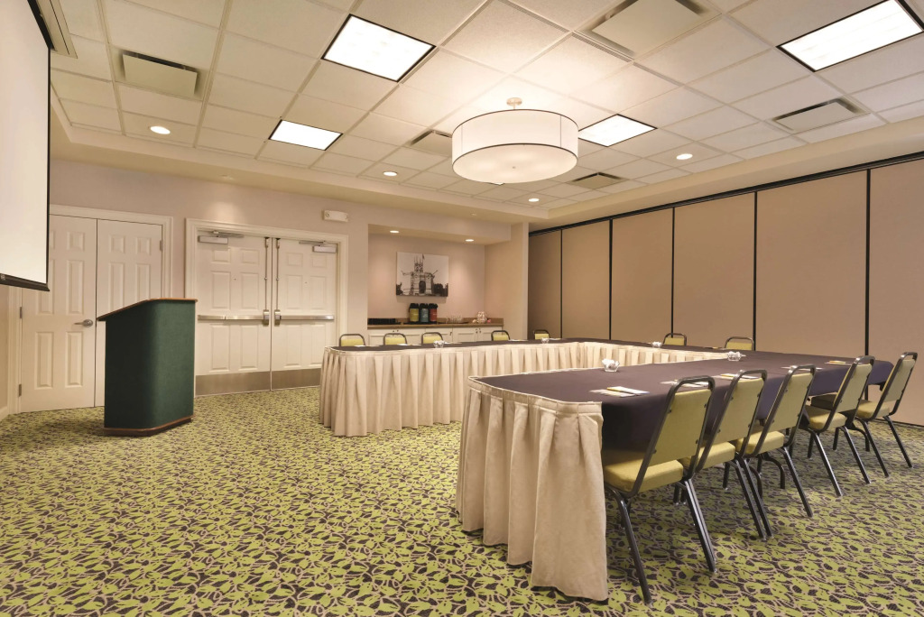 Hilton Garden Inn Akron-Canton Airport