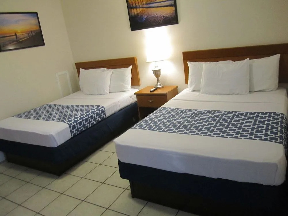Dolphin Oceanfront Motel - Nags Head