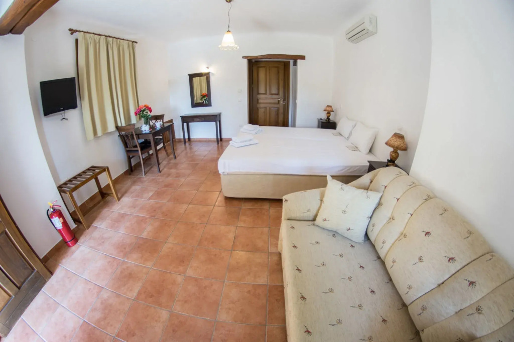 Alkifron Hotel