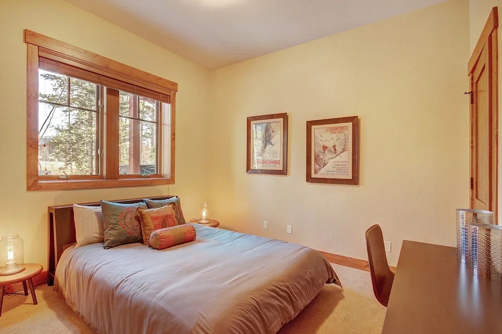 Shock Hill Escape 4 Bedroom Home