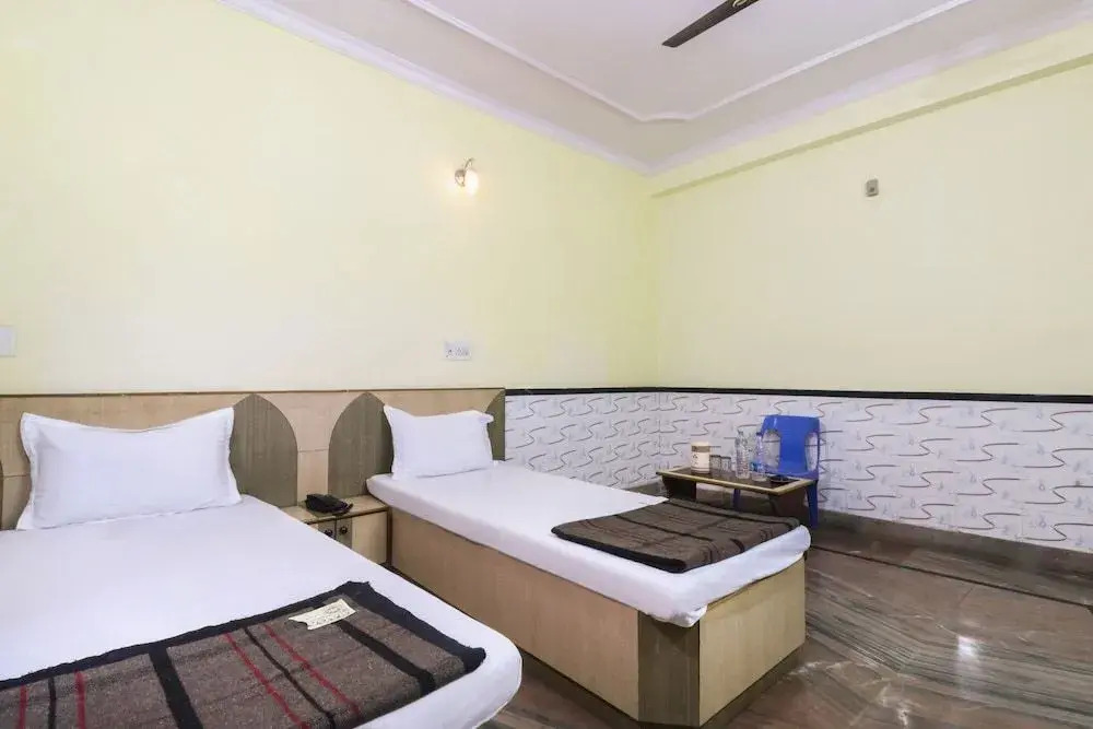 SPOT ON 49918 Hotel Ganapati