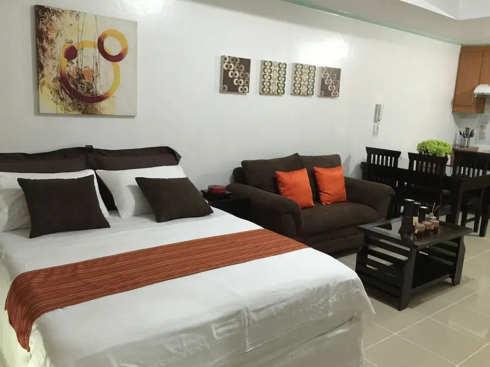 Robinsons Studio W Balcony-rpr08