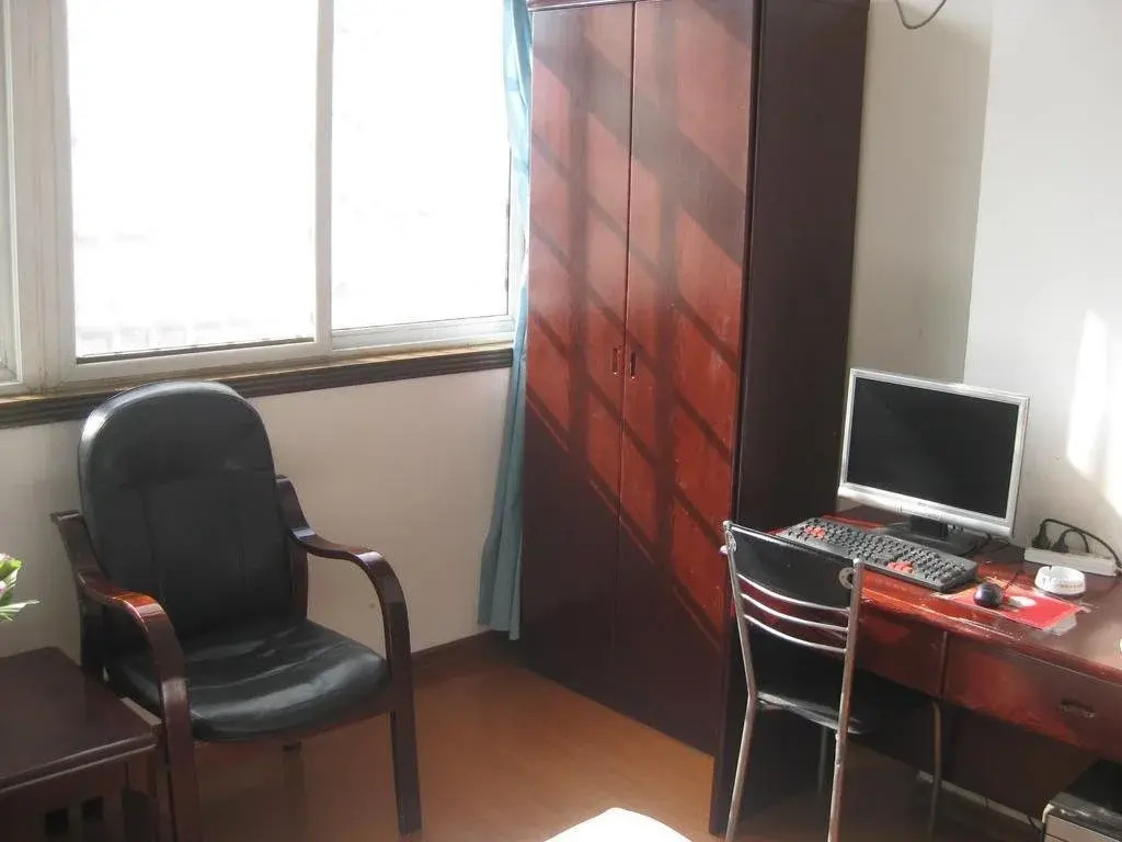 Jiangyan District Jingning Hotel