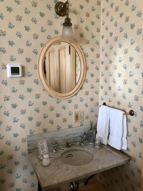 The Hancock House Bed & Breakfast Inn