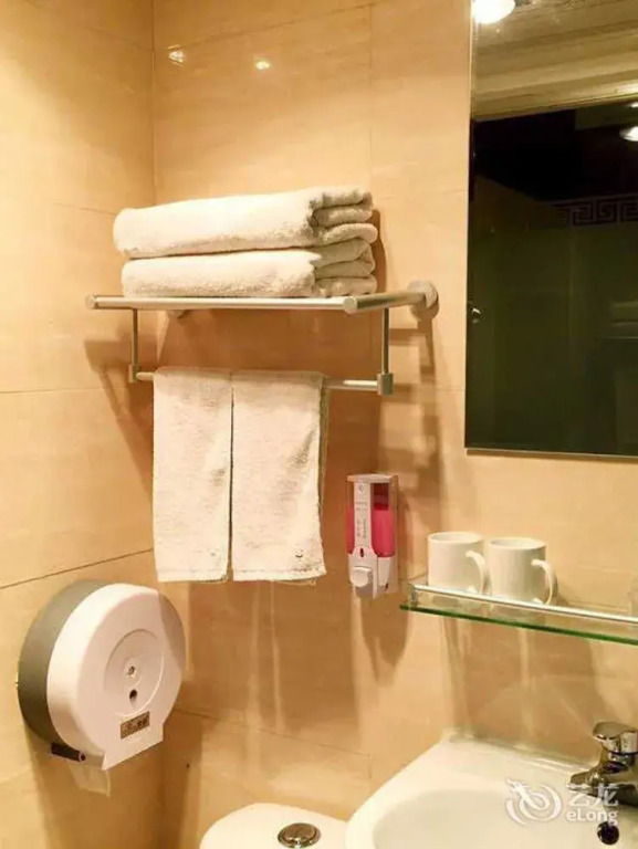 Hotel 66