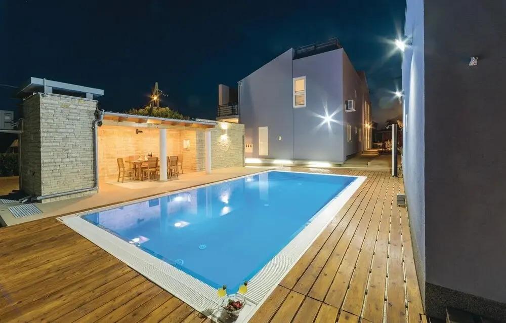 Awesome Home in Veli Rat With Wifi and 2 Bedrooms