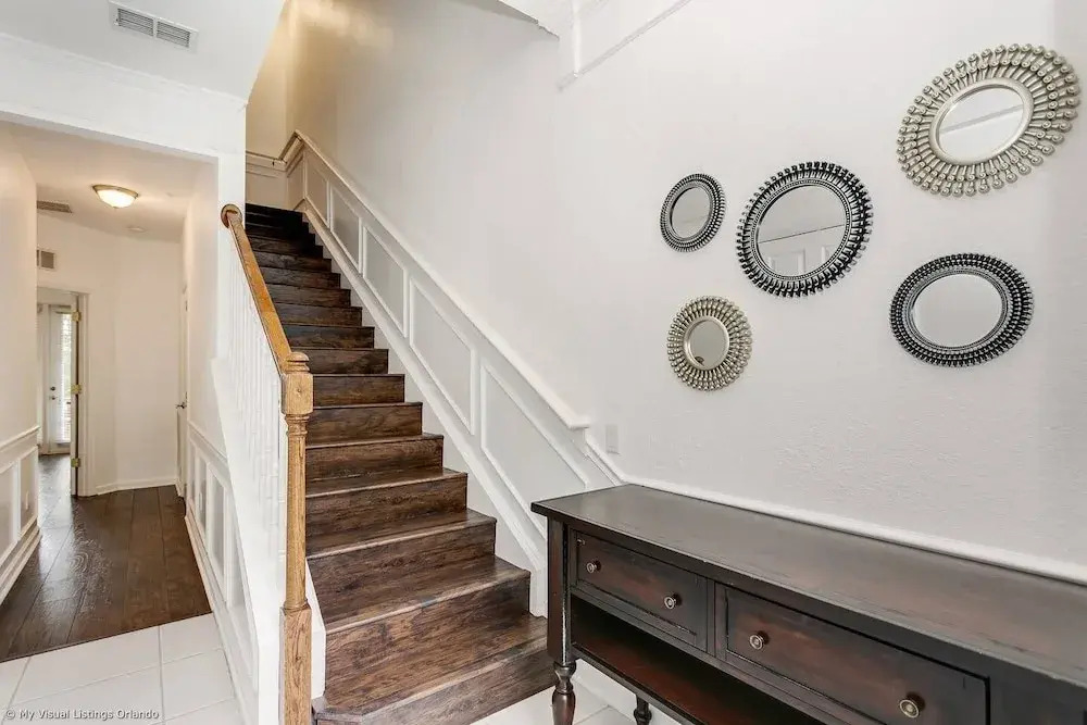 NEW Tastefully Designed Town Home. Close to Attractions, Steps From Convention Center! 3br/3ba #3vc138