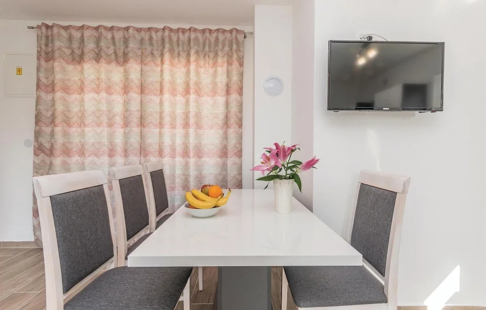 Beautiful Apartment in Biograd na Moru With 1 Bedrooms, Wifi and Outdoor Swimming Pool