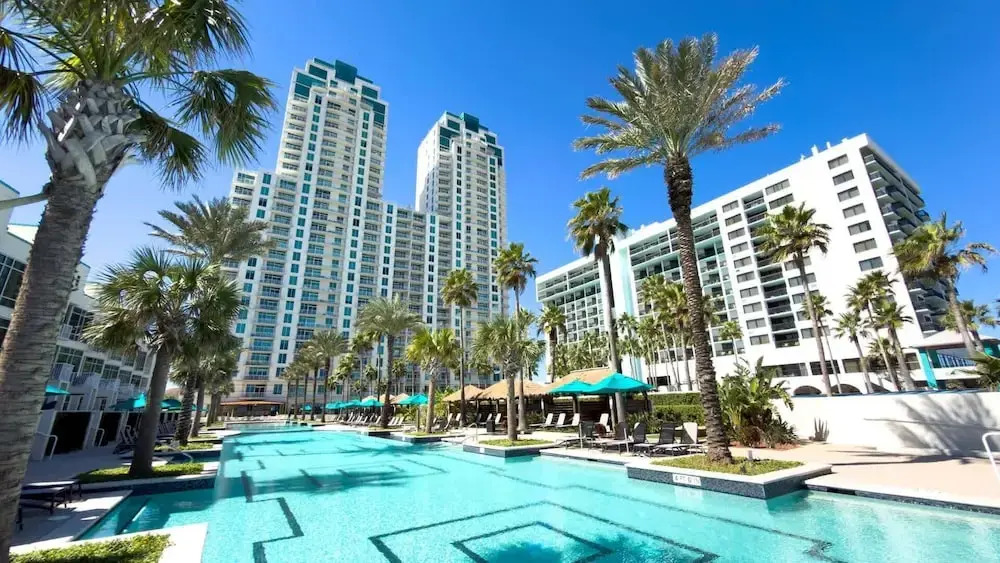 Stunning 17th Floor Spacex Direct Views Luxe 3 Bedroom Apts