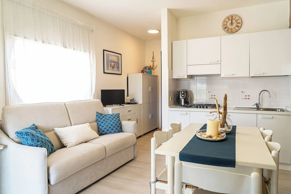 Tastefully Furnished Flat With Lateral sea View