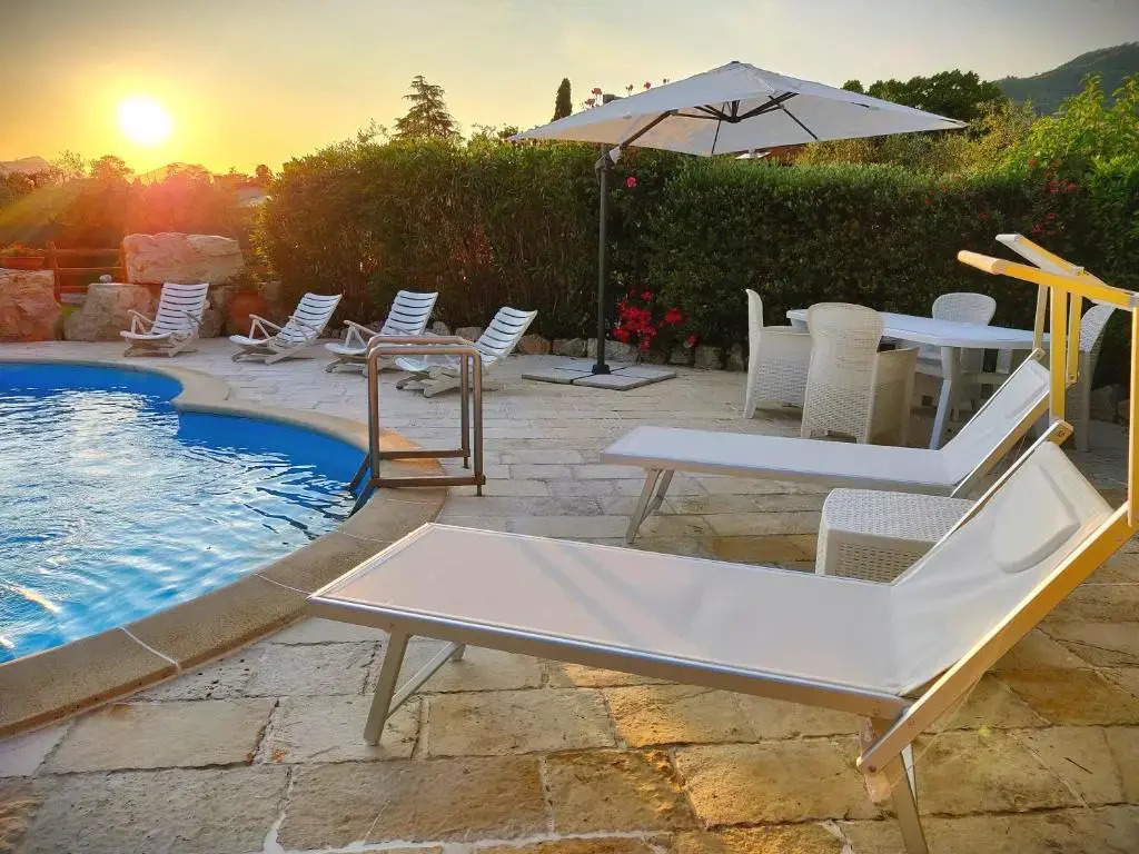 Tuscan Villa exclusive use of private pool A/C Wifi Villa Briciola