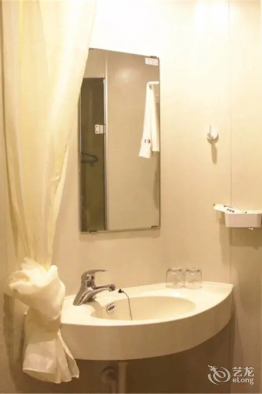 Junqiang Shangwu Hotel