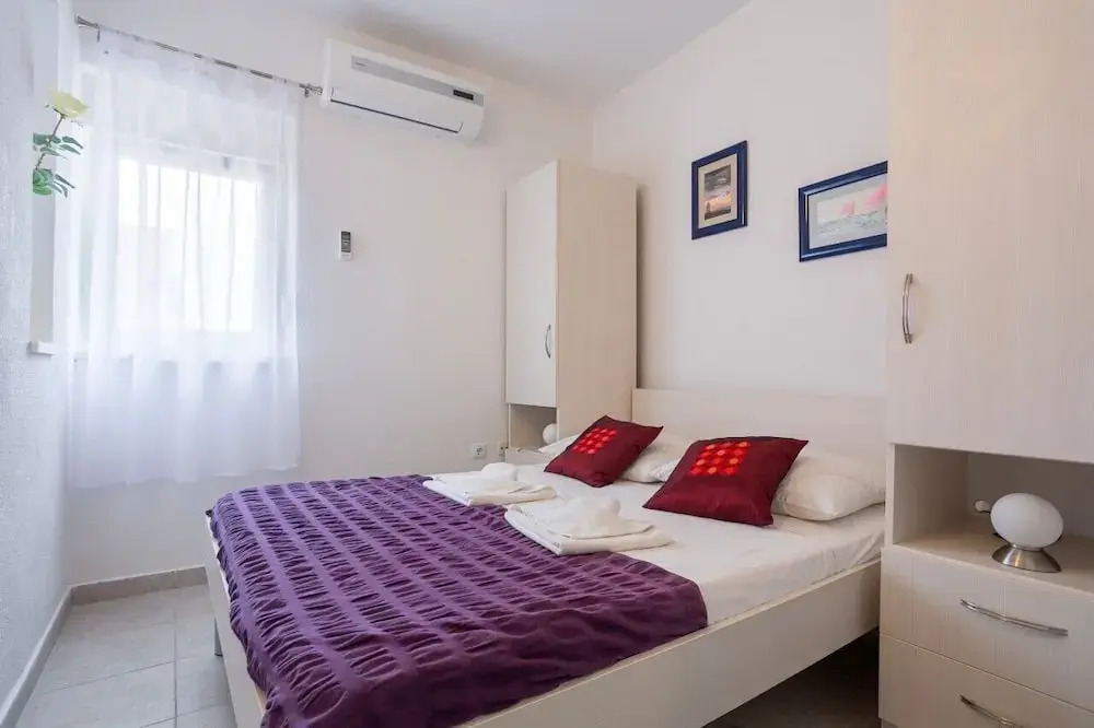Holiday House Little Desire
