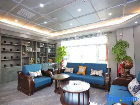 Karen Business Hotel (Changchun Longjia Airport High-speed Railway Station)