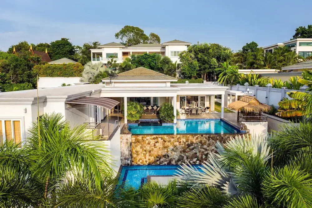 Stunning Luxury Golf and Pool Villas
