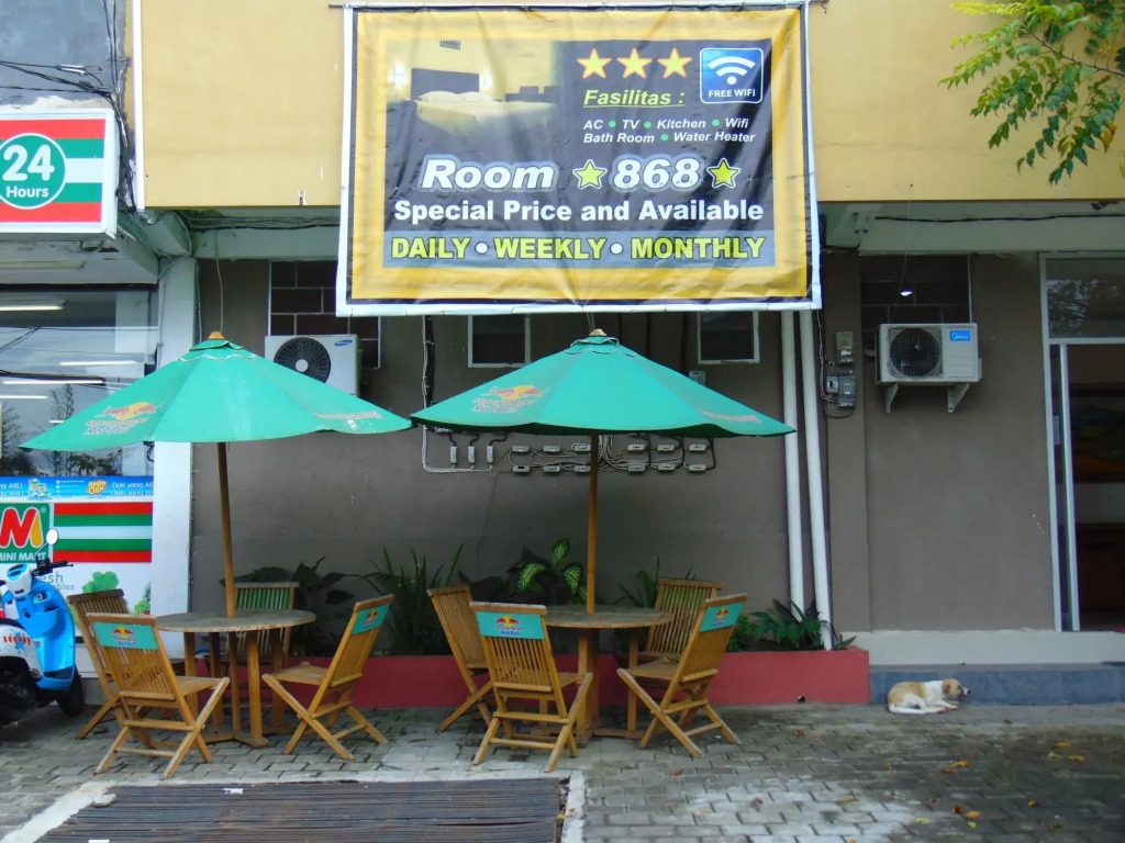 Room 868