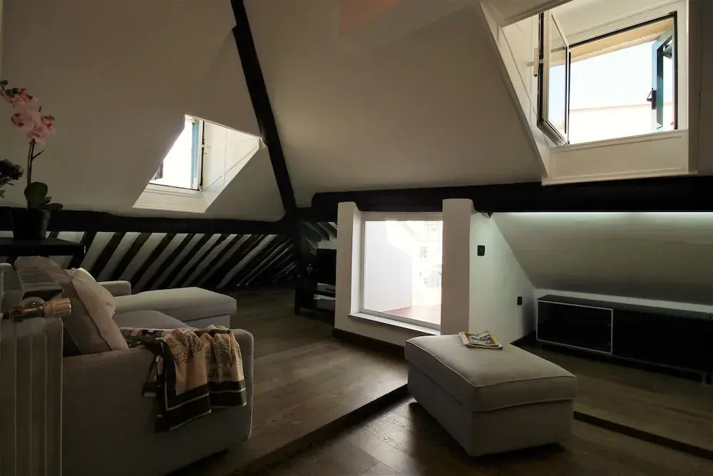 ILA1505 House Golia