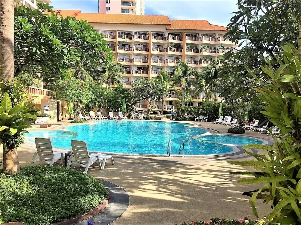 Spacious 2 Bedroom in Great Location Royal Hill Resort Pattaya