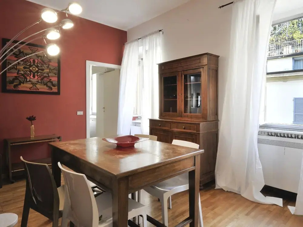 Beautiful 100sqm Flat, Close to San Babila