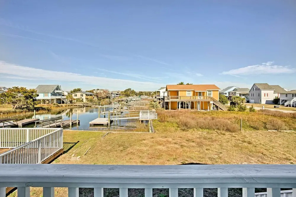 Steps to Shore! Group Retreat in Holden Beach
