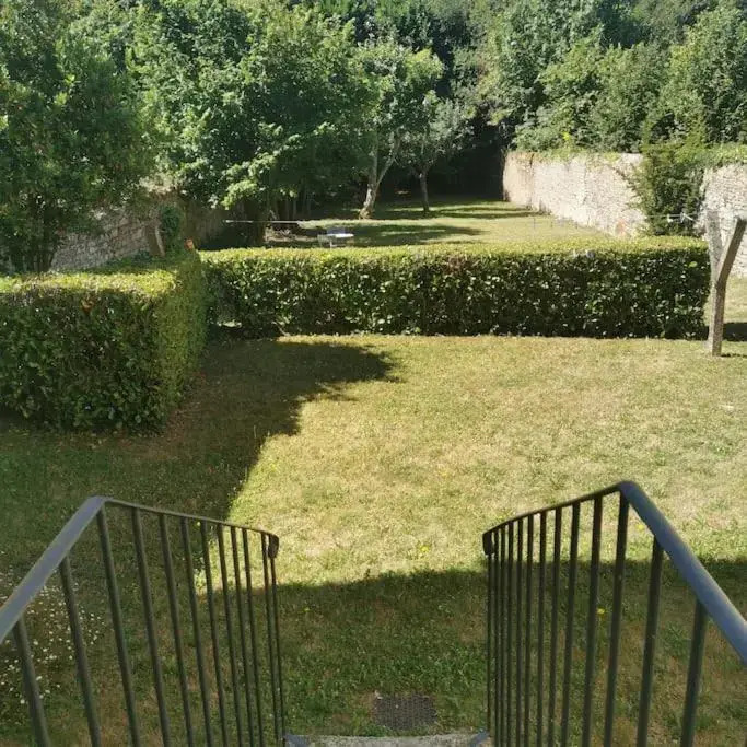 BEAU studio avec jardin proche gare /centre ville