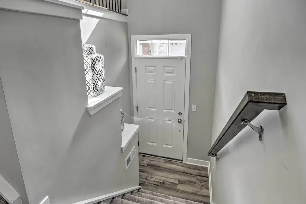 Modern & Spacious Family Home w/ Pool Access!