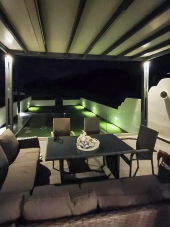 Marilous House - Skyros Beachfront Getaway