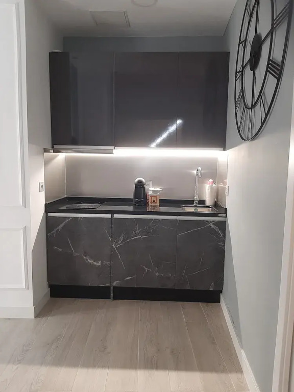 LA SUITE DEL CONDE LUXURY SUITES
