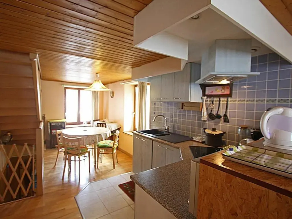 Appartement cosy au cœur de Vagney, proche commerces et sentiers, terrasse et cheminée, à 15km Gérardmer - FR-1-589-304