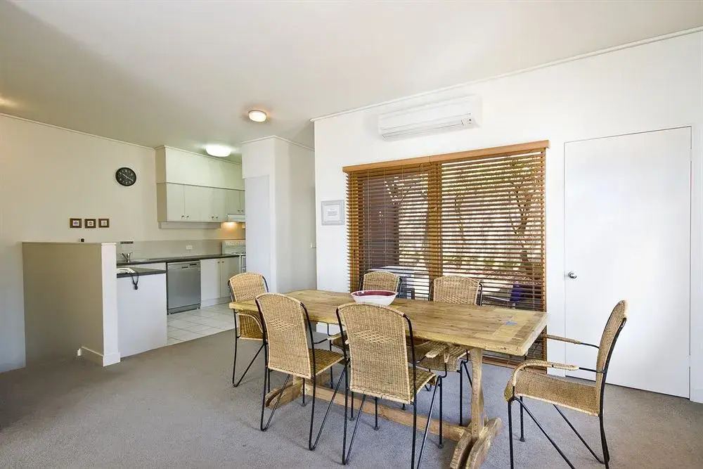 Lornebeach Apartments