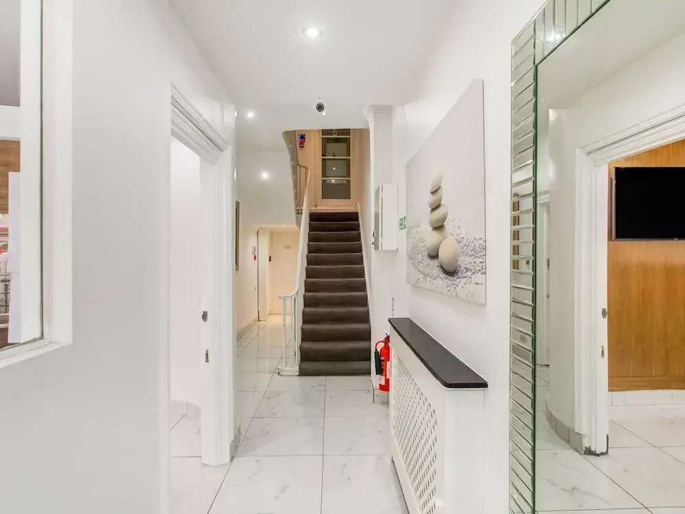 Swanky Apartment in London Near Hyde Park and Big Ben