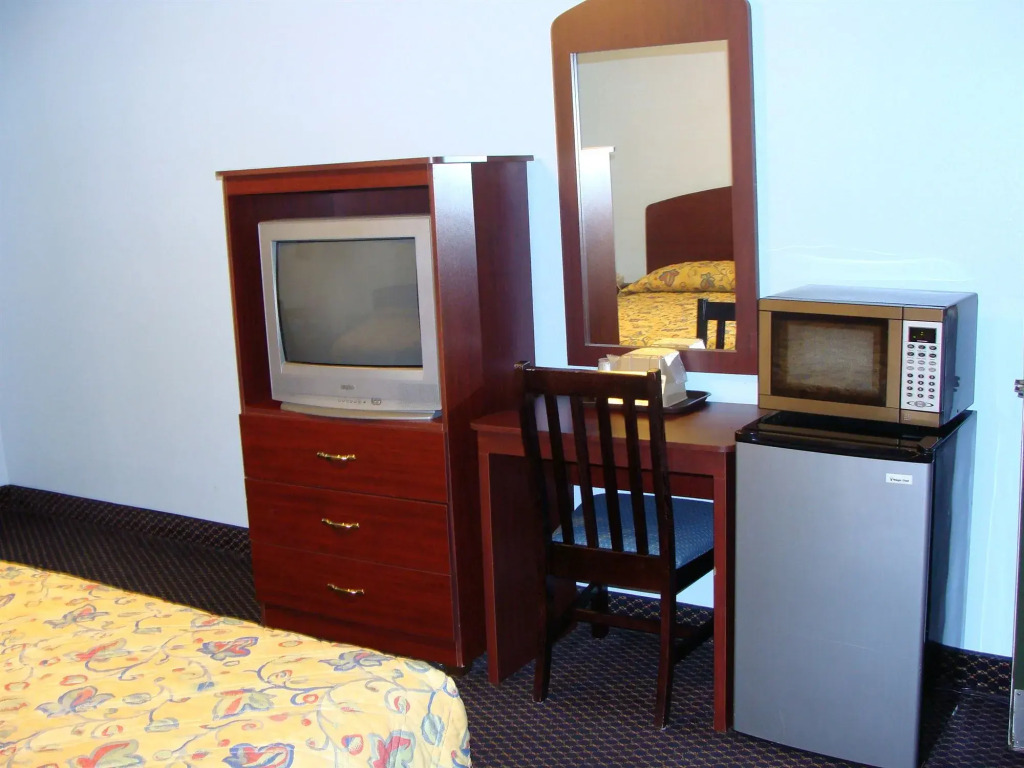 Colonial Inn Hammond