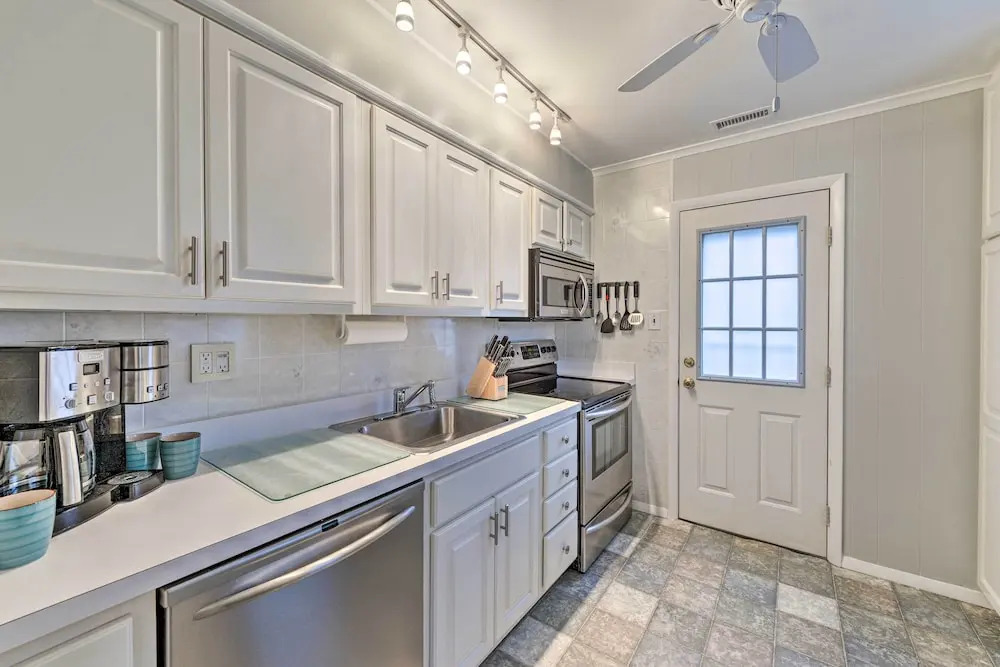 Coastal Brigantine Cottage: Walk to Beaches