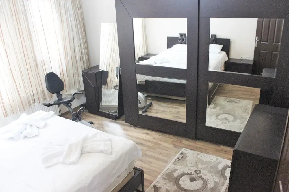 Mardian House - Adults Only