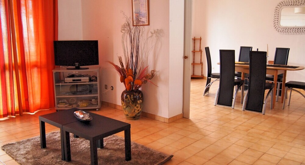 Spacious Family Villa Only 200M From The Golden Beach Villa Mary