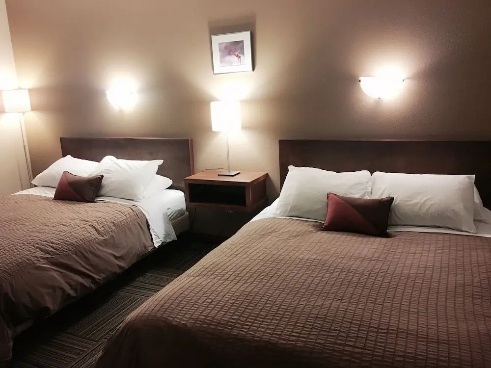 The Canterbury Inn of Downtown Invermere