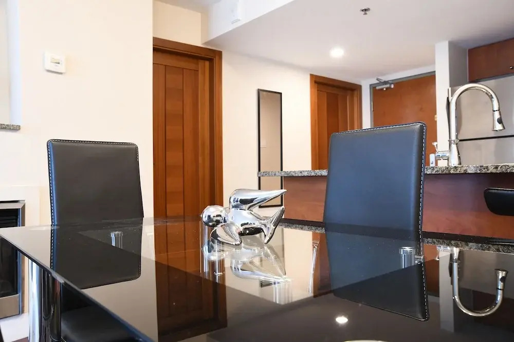1-Bedroom Convention Center Old Port