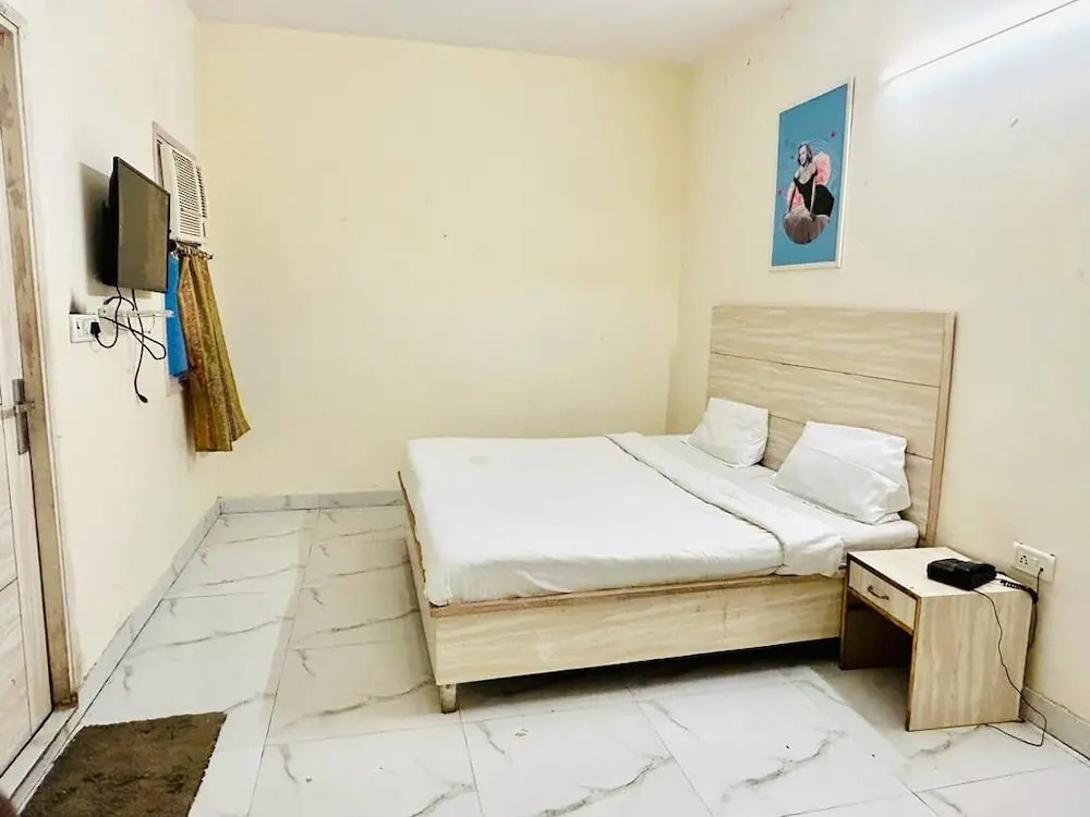Hotel Green Arrow Rohini