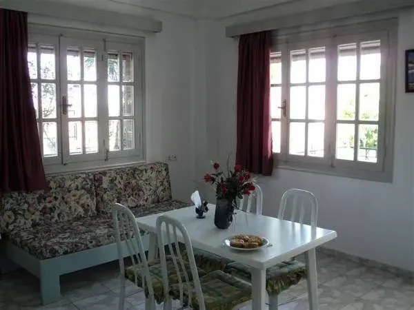 Evita Beach Apartments