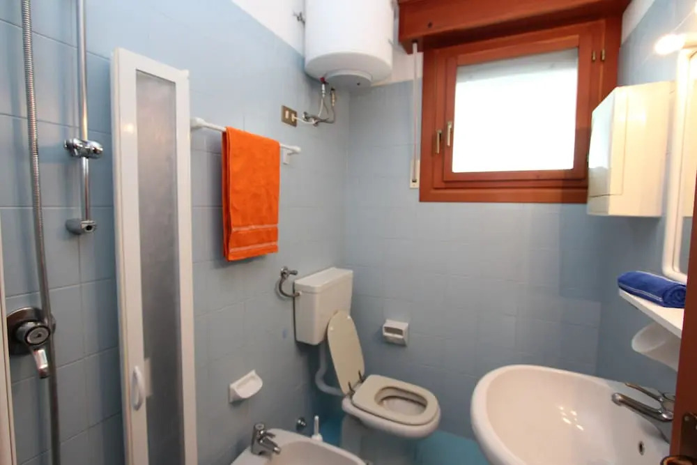 Delightful Seaside Flat With ac - Beahost